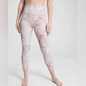 Athleta Elation Snow Tie Dye 7/8 Tight Yoga Fitness Leggings Sz XXS